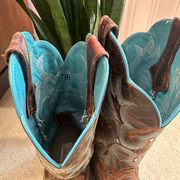Ariat Western Leather Boots with Blue Accents - Picture 4 of 5